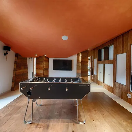 Luxurious Penthouse With Private Spa- Cap Crystal טיגנס